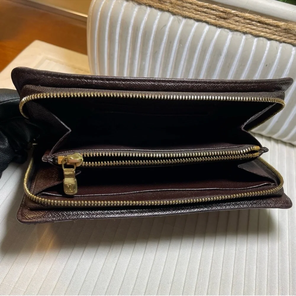 Louis Vuitton Damier Ebene Zippy Wallet